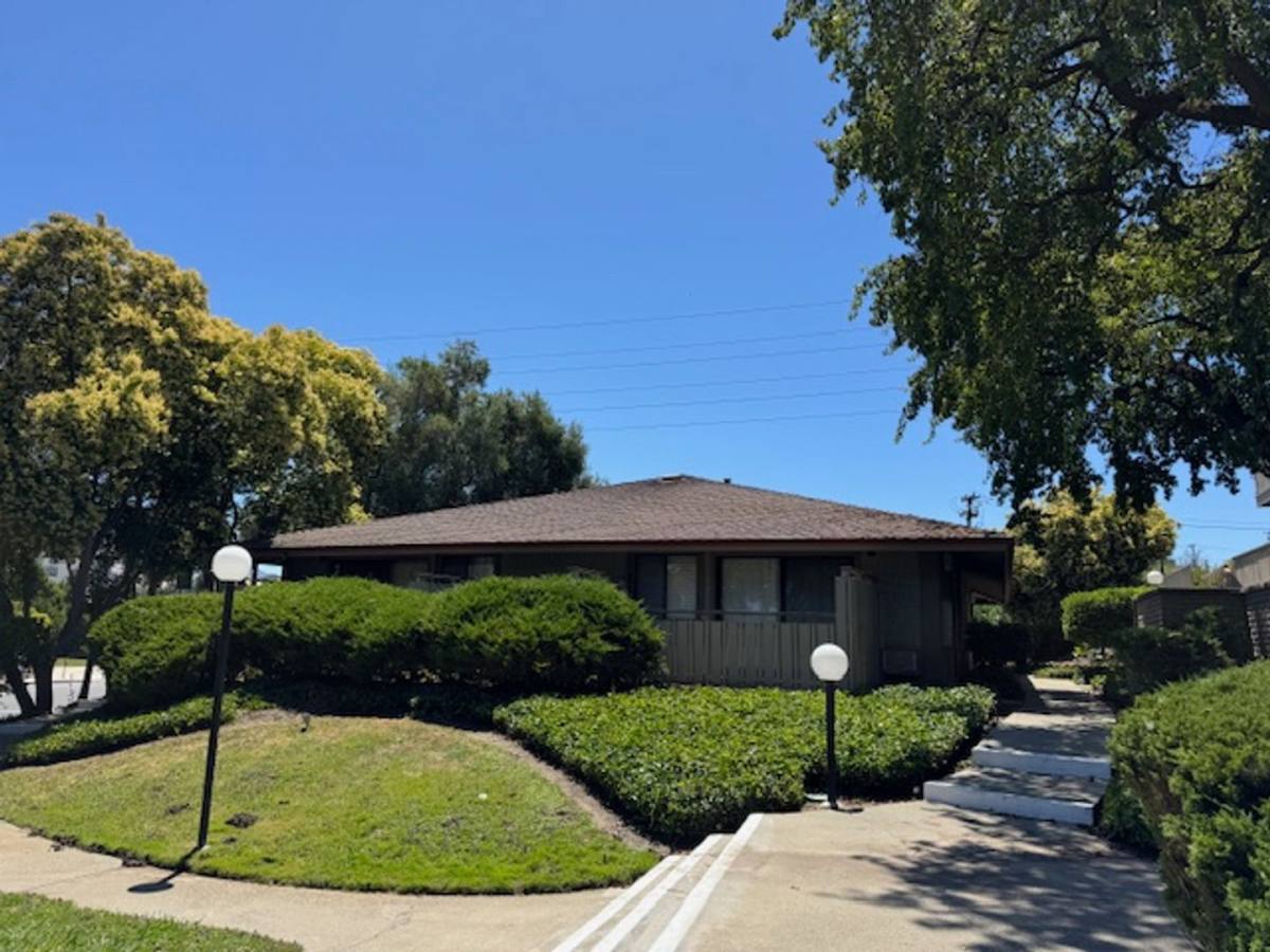 Apartment for rent at 101 Kinross Dr, Walnut Creek, CA 94598
