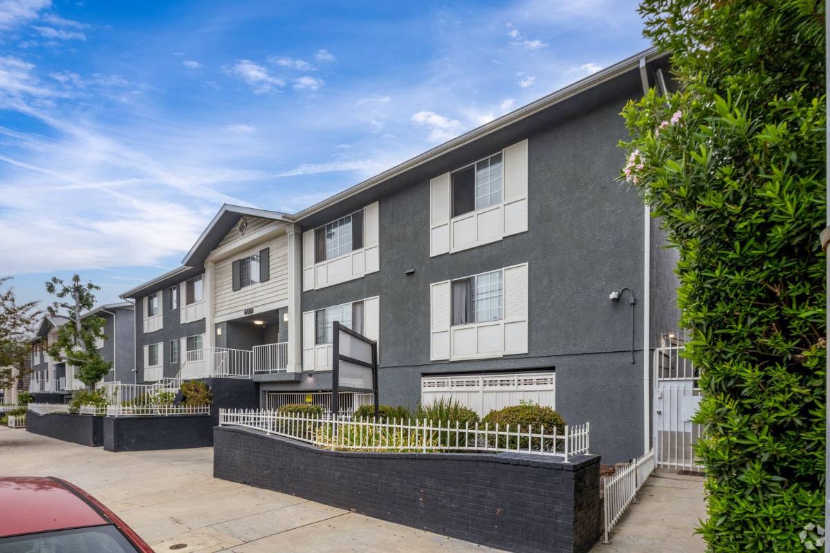 Apartment for rent at 6651 Haskell Ave, Van Nuys, CA 91406