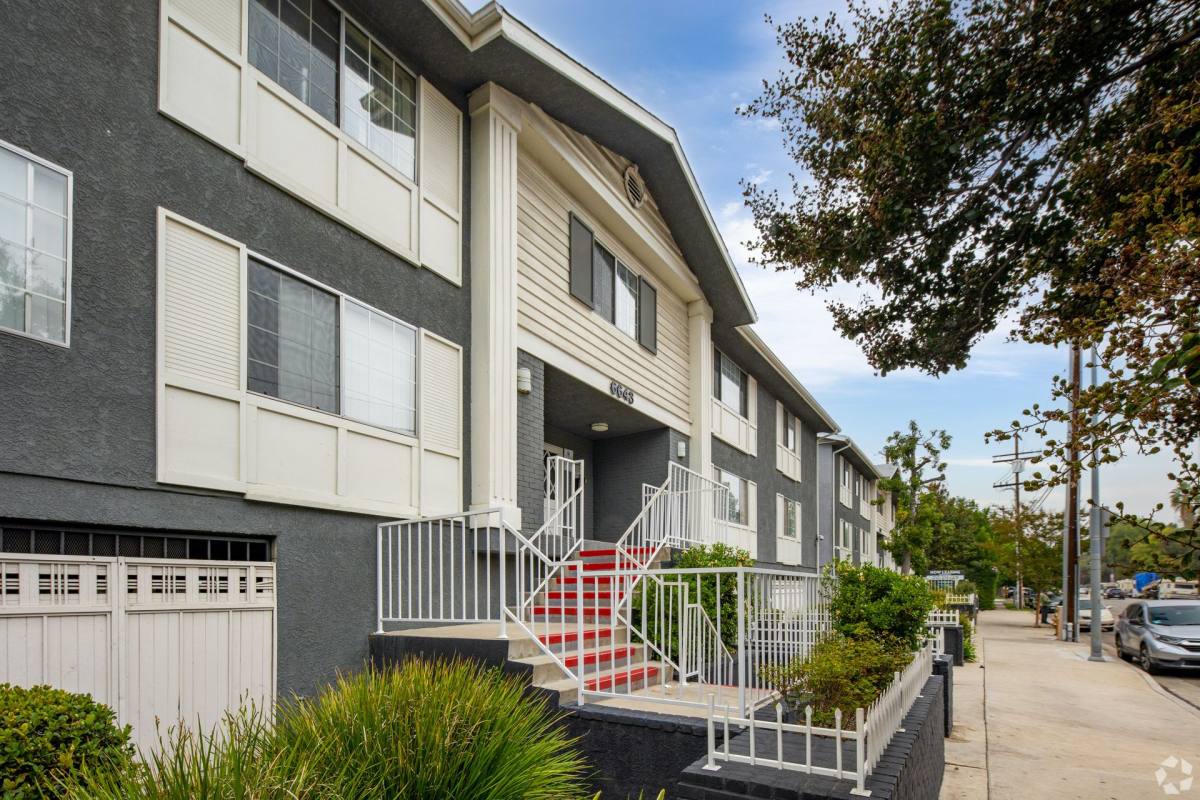 Apartment for rent at 6643 Haskell Ave, Van Nuys, CA 91406