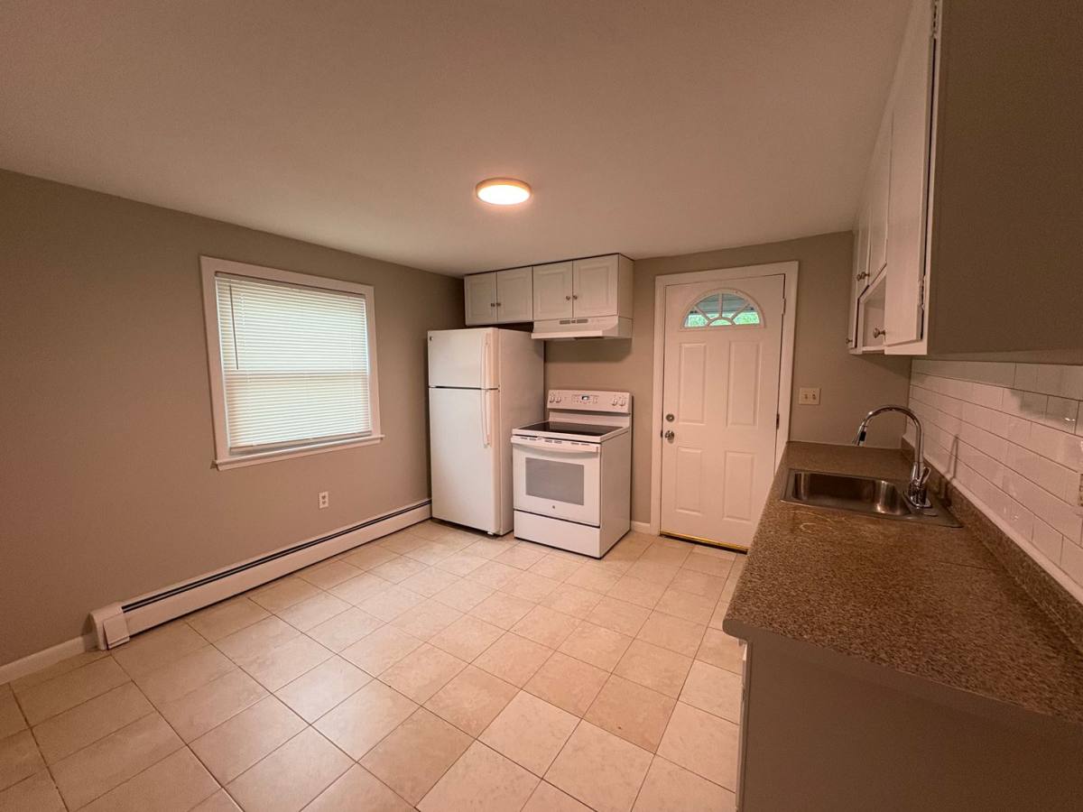 Apartment for rent at 39 Railroad Ave, Beverly, MA 01915