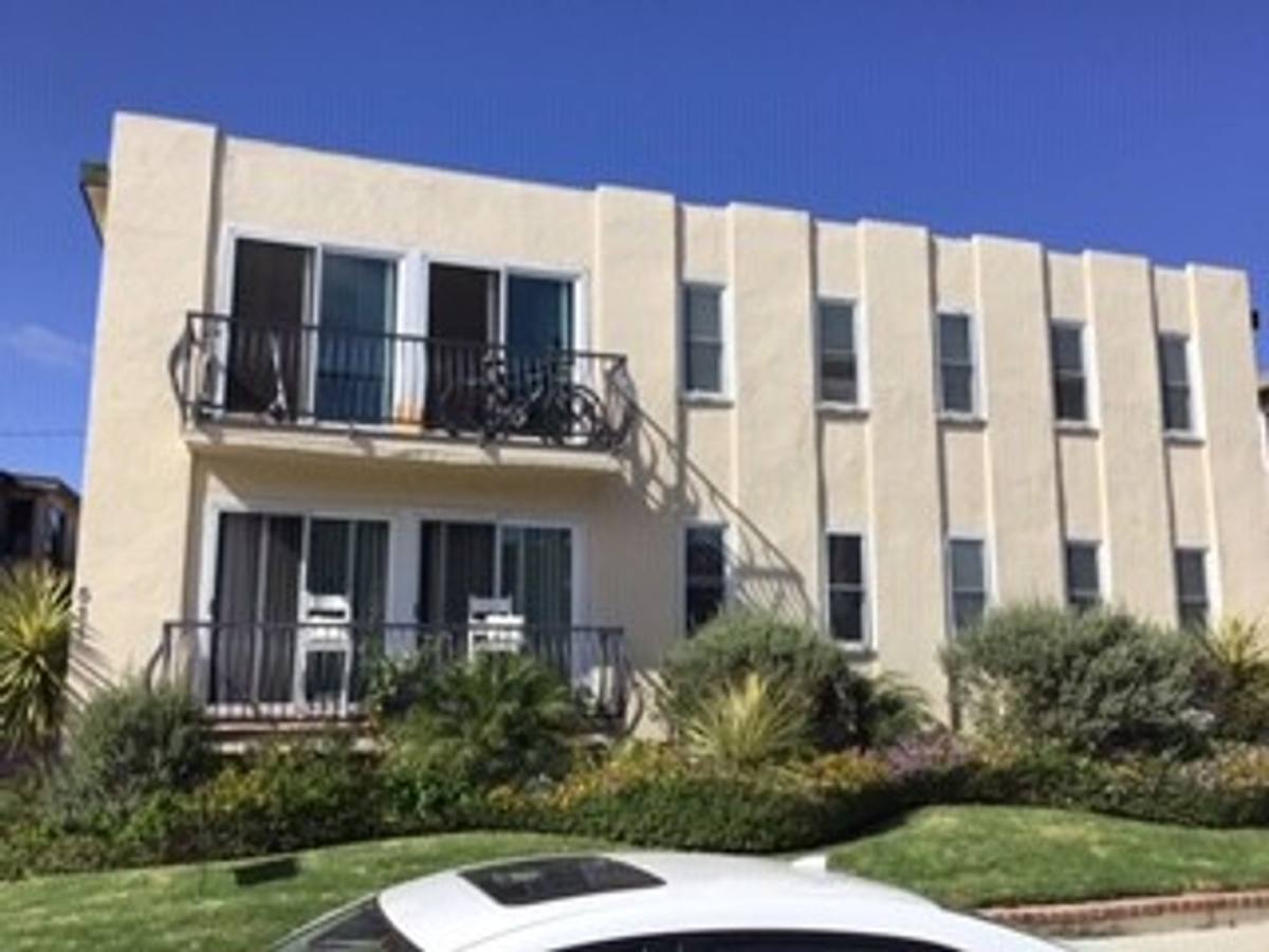 Apartment for rent at 511 Ave G, Redondo Beach, CA 90277
