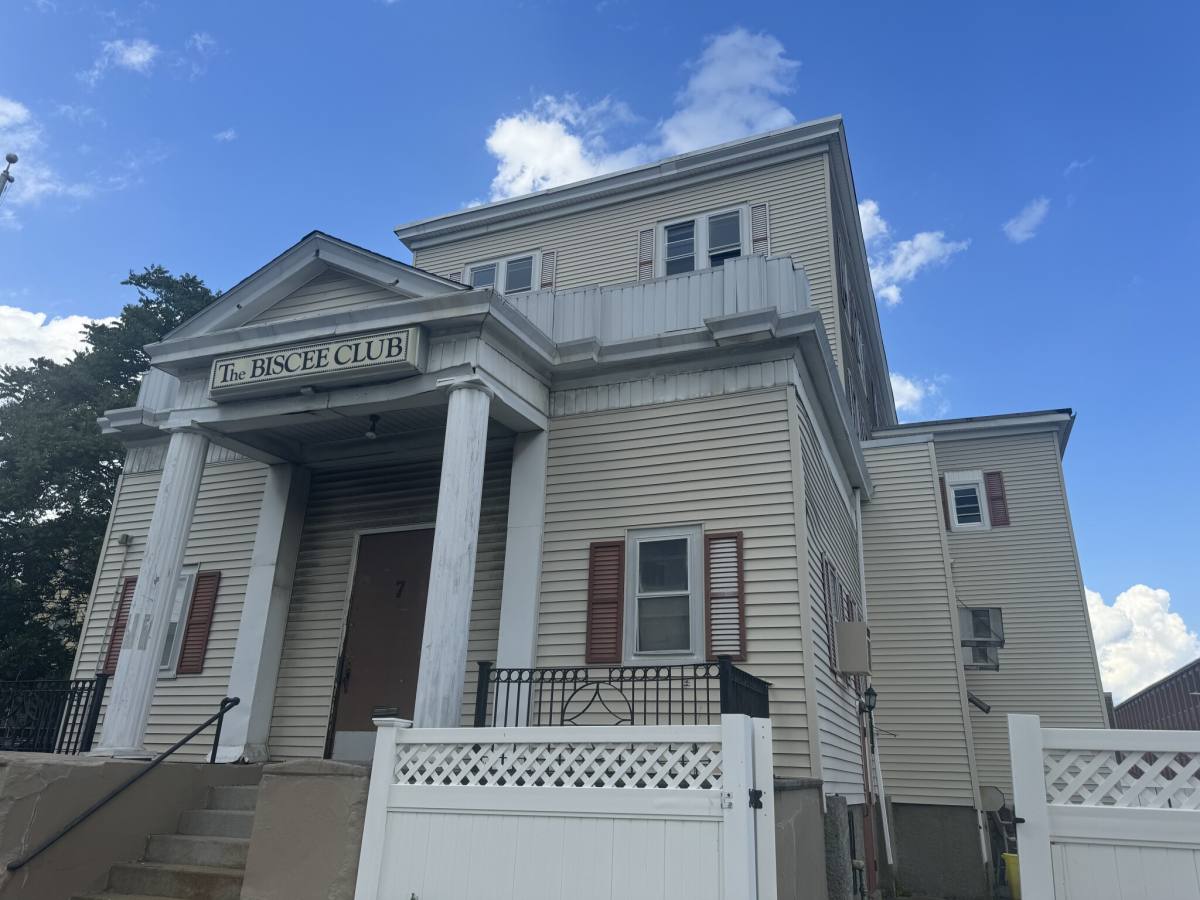 Apartment for rent at 7 Muskeego St #2R, Worcester, MA 01604