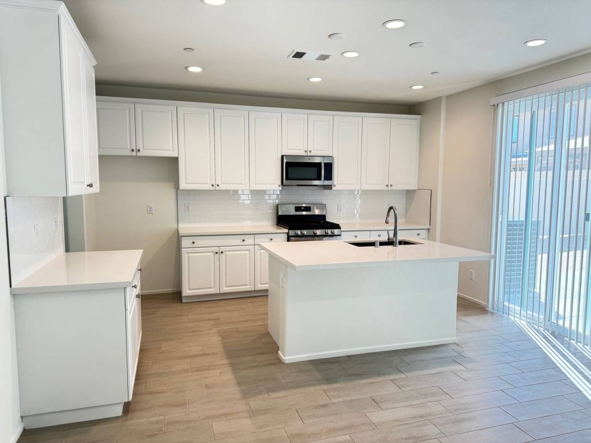 House for rent at 2114 E Jackman St, Lancaster, CA 93535