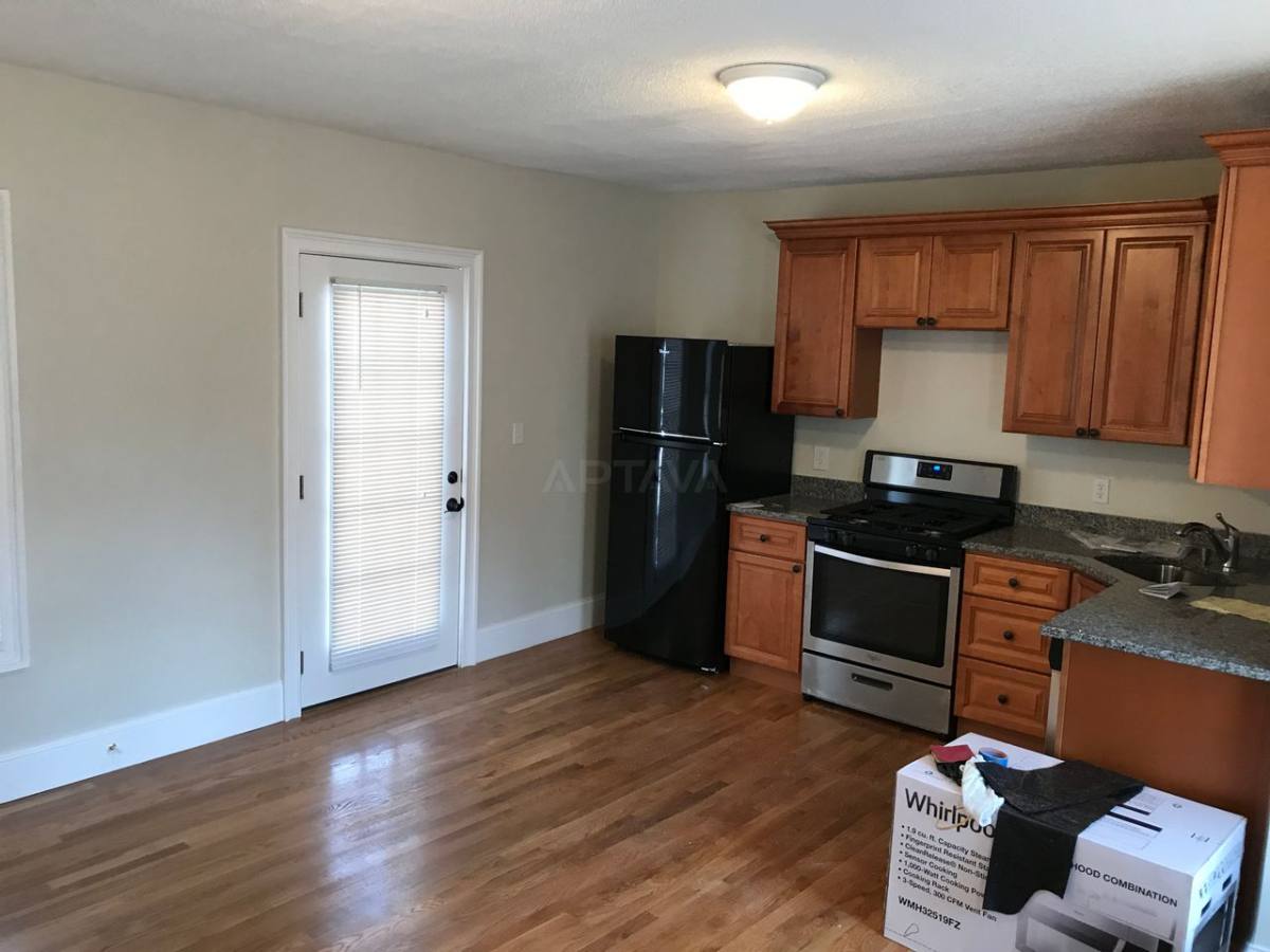 Apartment for rent at 11R Park Ave #3, Somerville, MA 02144