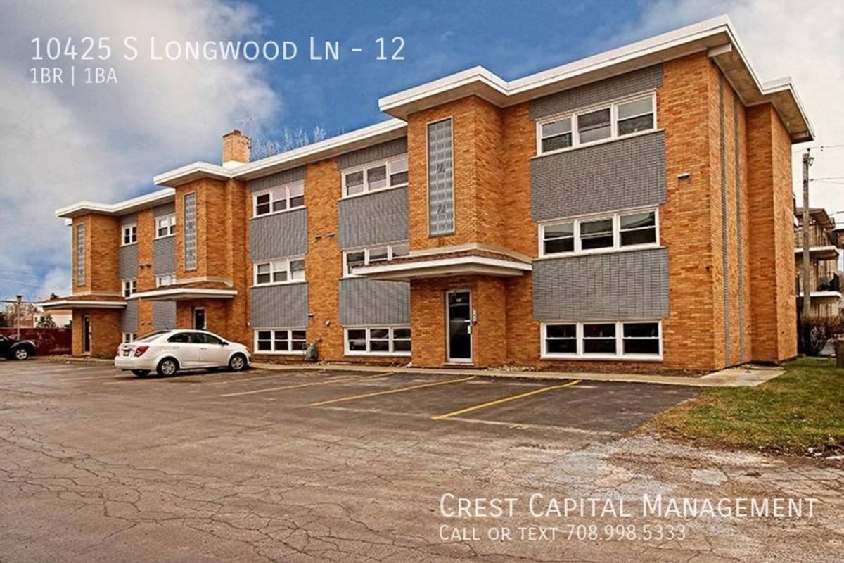 Apartment for rent at 10425-37 S Longwood Lane, Oak Lawn, IL 60453