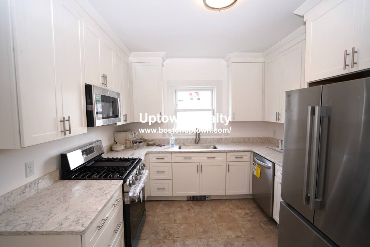 Apartment for rent at 81 Waverly #2, Brighton, MA 02135
