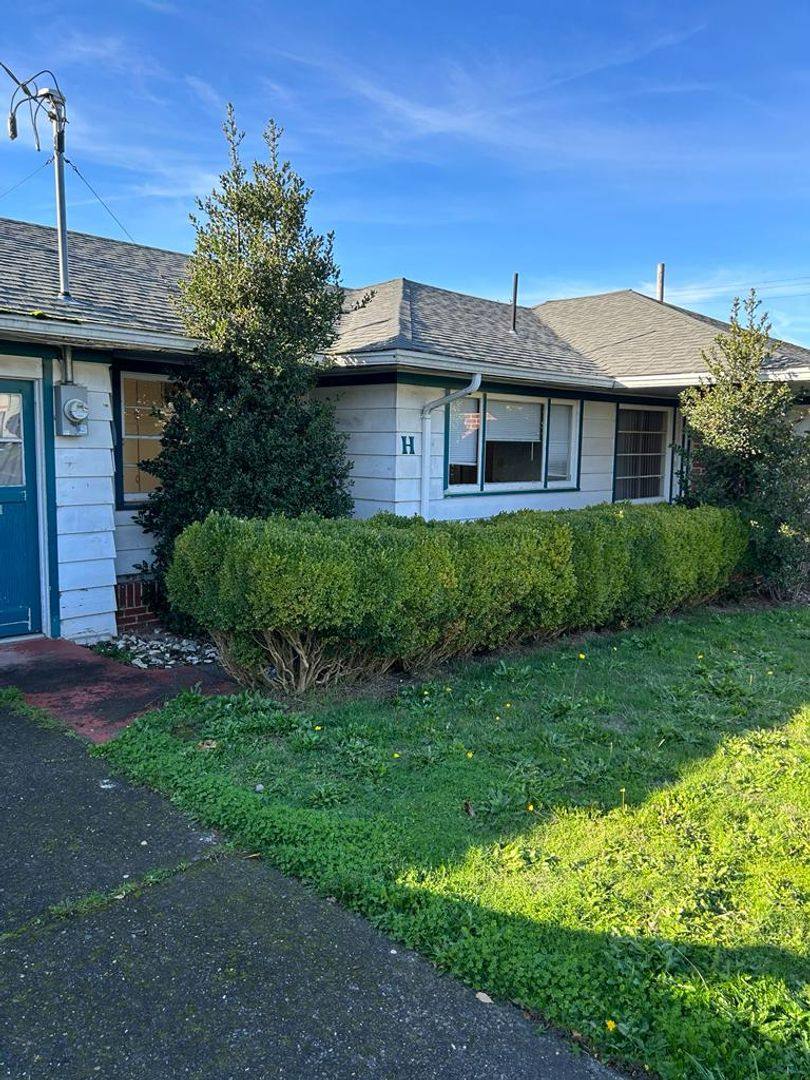 Apartment for rent at 1075 Folsom St, Coquille, OR 97423