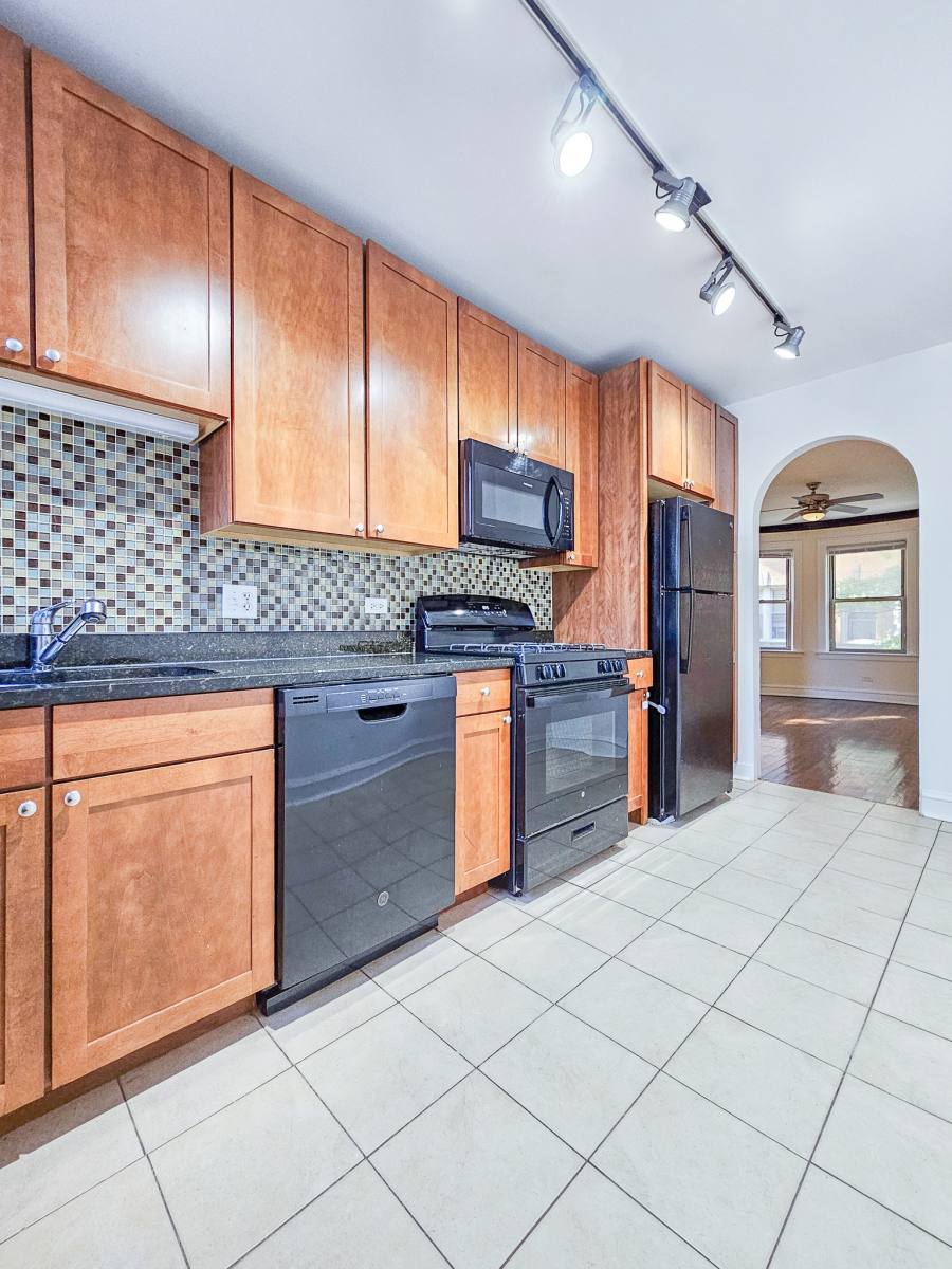 Apartment for rent at 4316 N Keystone #3B, Chicago, IL 60641