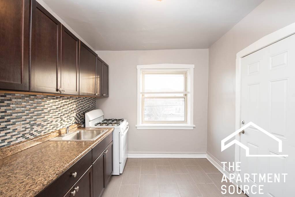 Apartment for rent at 4031 W Melrose #2N, Chicago, IL 60641