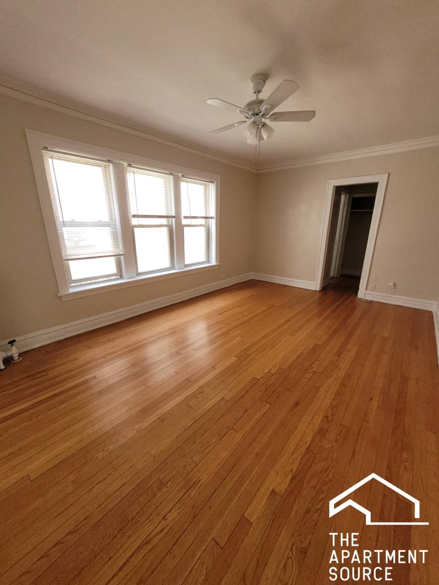 Apartment for rent at 1421 W Farwell Ave #103, Chicago, IL 60626