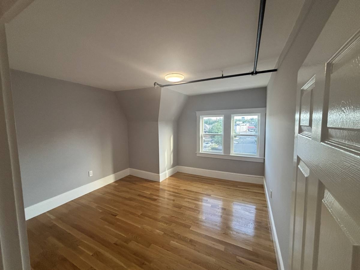 Apartment for rent at 402 Neponset #3R, Dorchester, MA 02122