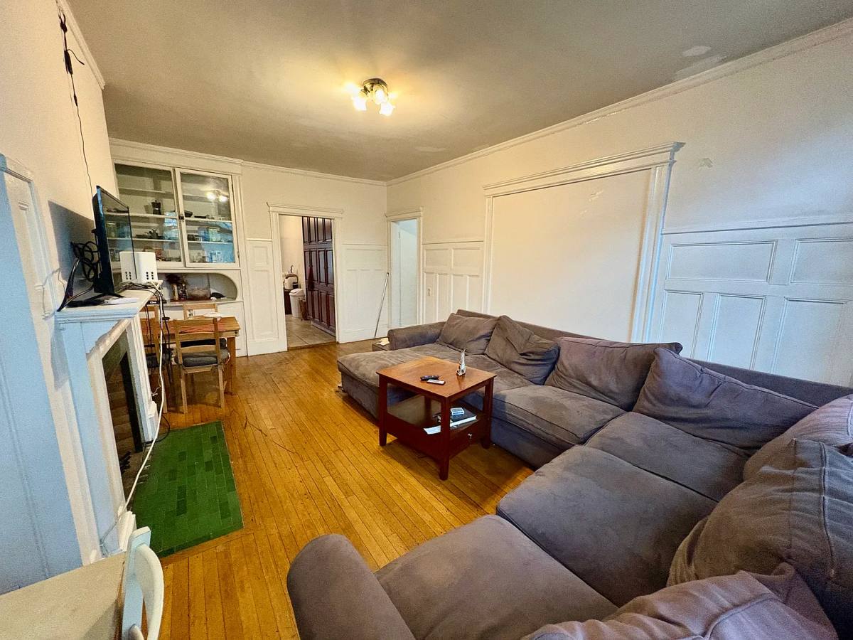 Apartment for rent at 1911 Beacon St #3, Brookline, MA 02445