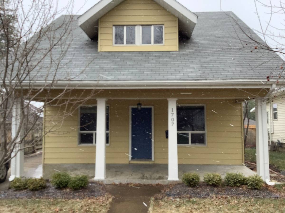 House for rent at 1707 Walnut St, La Grande, OR 97850
