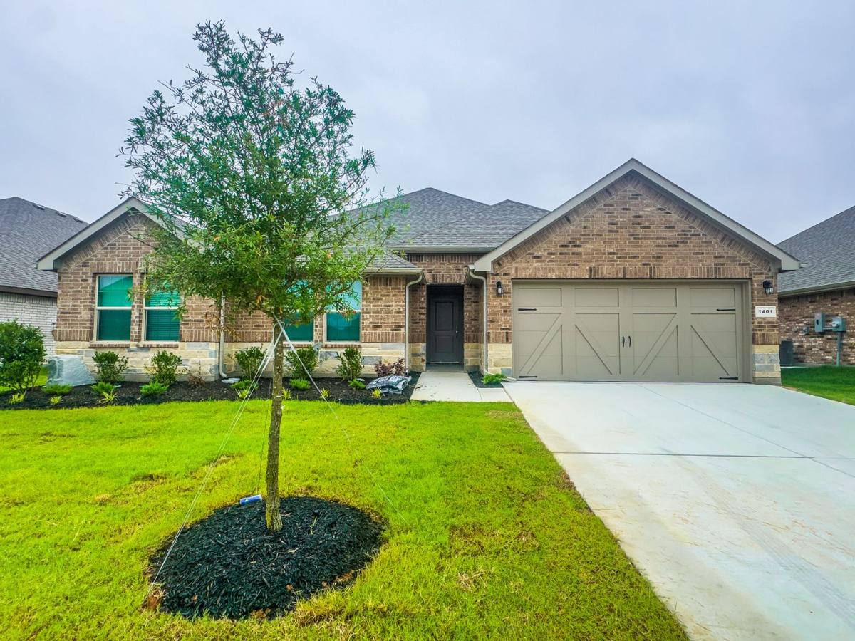 House for rent at 1401 Speers Dr, Mansfield, TX 76063