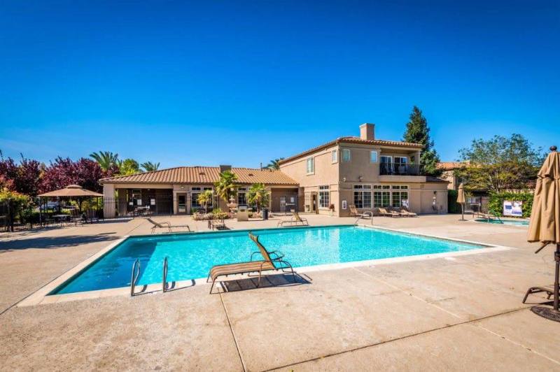 Apartment for rent at 4200 E Commerce Way #623, Sacramento, CA 95834