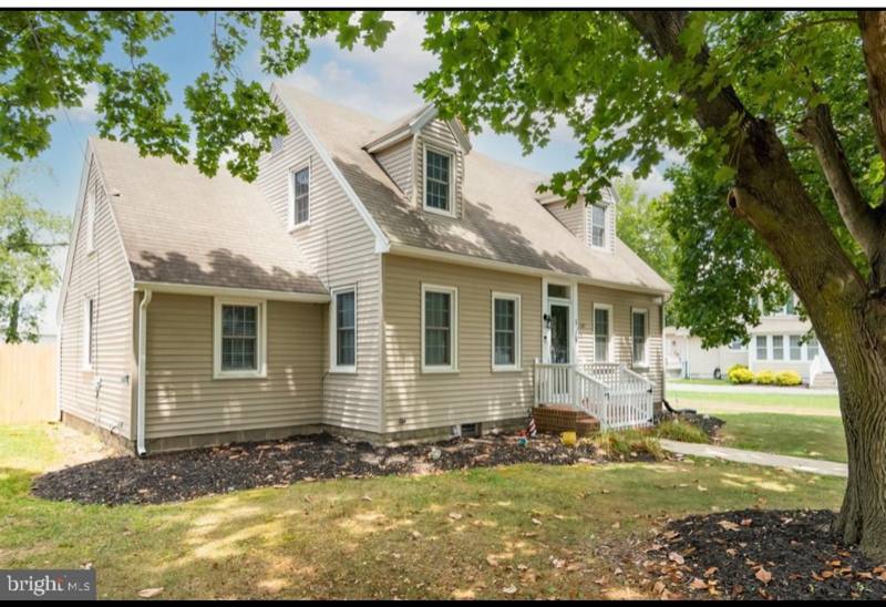 House for rent at 129 Laurel Rd, Millsboro, DE 19966
