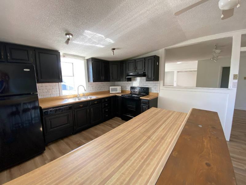 Apartment for rent at 610 N Eisenhower Dr #1, Beckley, WV 25801