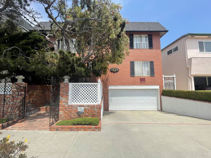 Apartment for rent at 909 6th St, Santa Monica, CA 90403