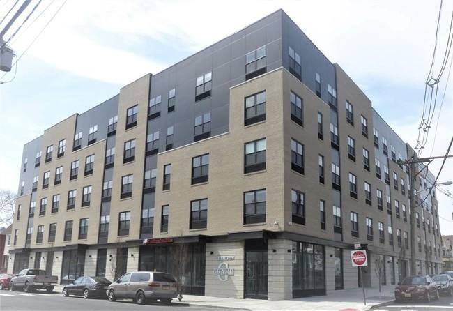 429 Bergen Ave #404, Jersey City, NJ 07304