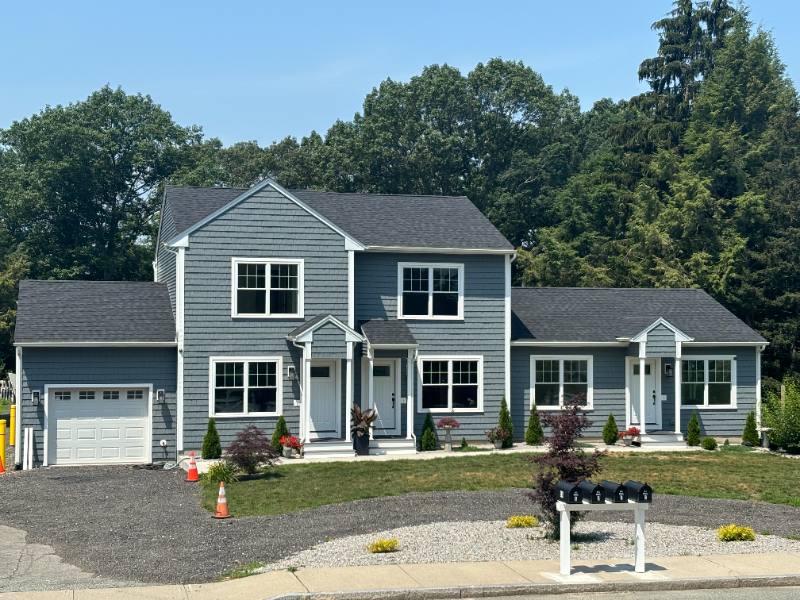 Apartment for rent at 94 Simmonsville Ave #ABC, Johnston, RI 02919