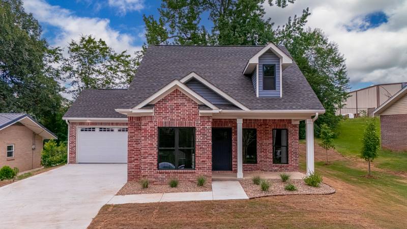House for rent at 1208 N Olive St, Benton, AR 72019