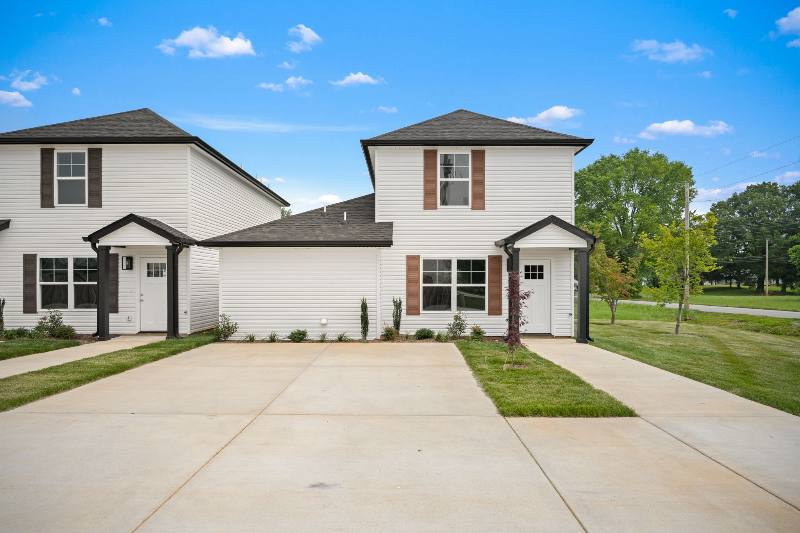 Townhouse for rent at 119 Mullican St, McMinnville, TN 37110