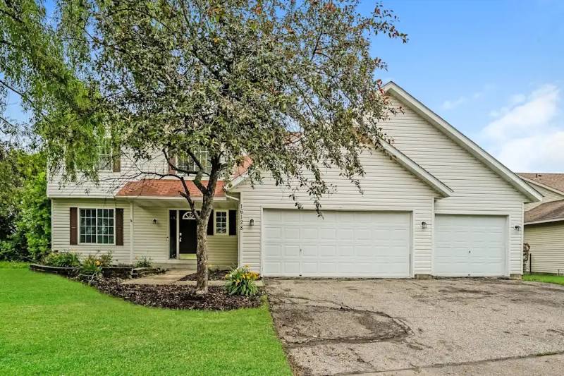 House for rent at 16120 Harmony Path, Lakeville, MN 55044