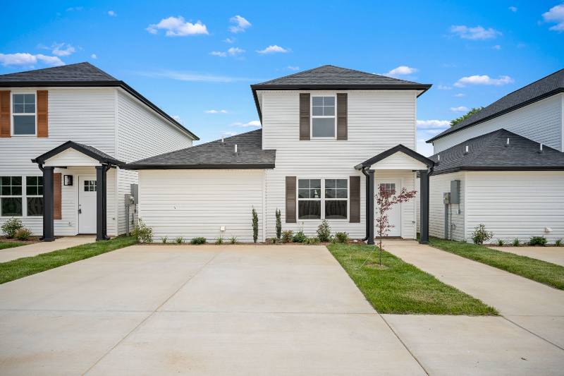 Townhouse for rent at 115 Mullican St, McMinnville, TN 37110