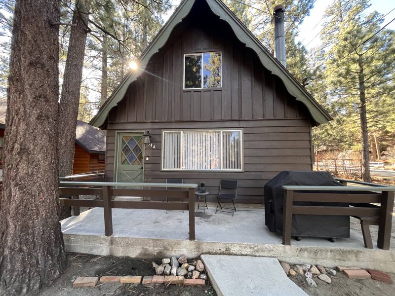 House for rent at 344 W Aeroplane Blvd, Big Bear City, CA 92314