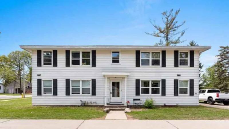 Apartment for rent at 1114 Western Ave #4, Green Bay, WI 54303