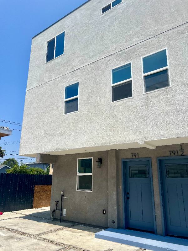 Apartment for rent at 791 1 2 E 41st St, Los Angeles, CA 90011