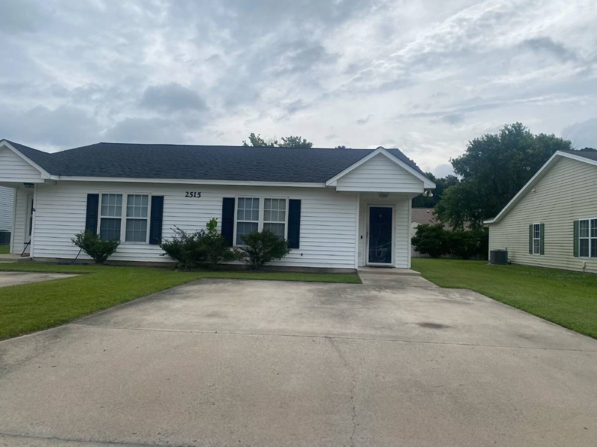 Townhouse for rent at 2515 E St #B, Winterville, NC 28590