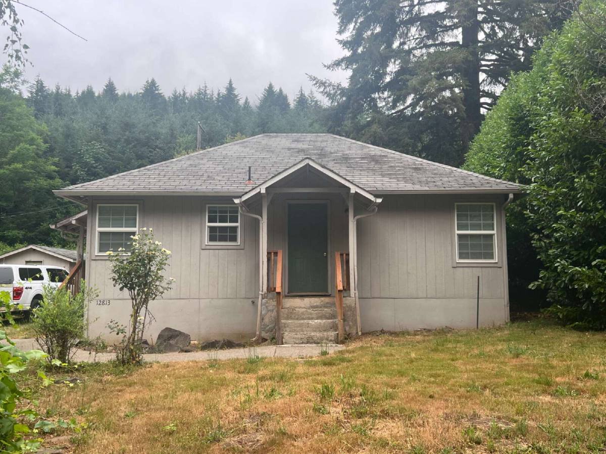 House for rent at 12813 Village Rd, Swisshome, OR 97480