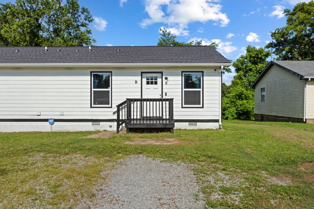 Townhouse for rent at 412 Shelby St #B, Clarksville, TN 37042