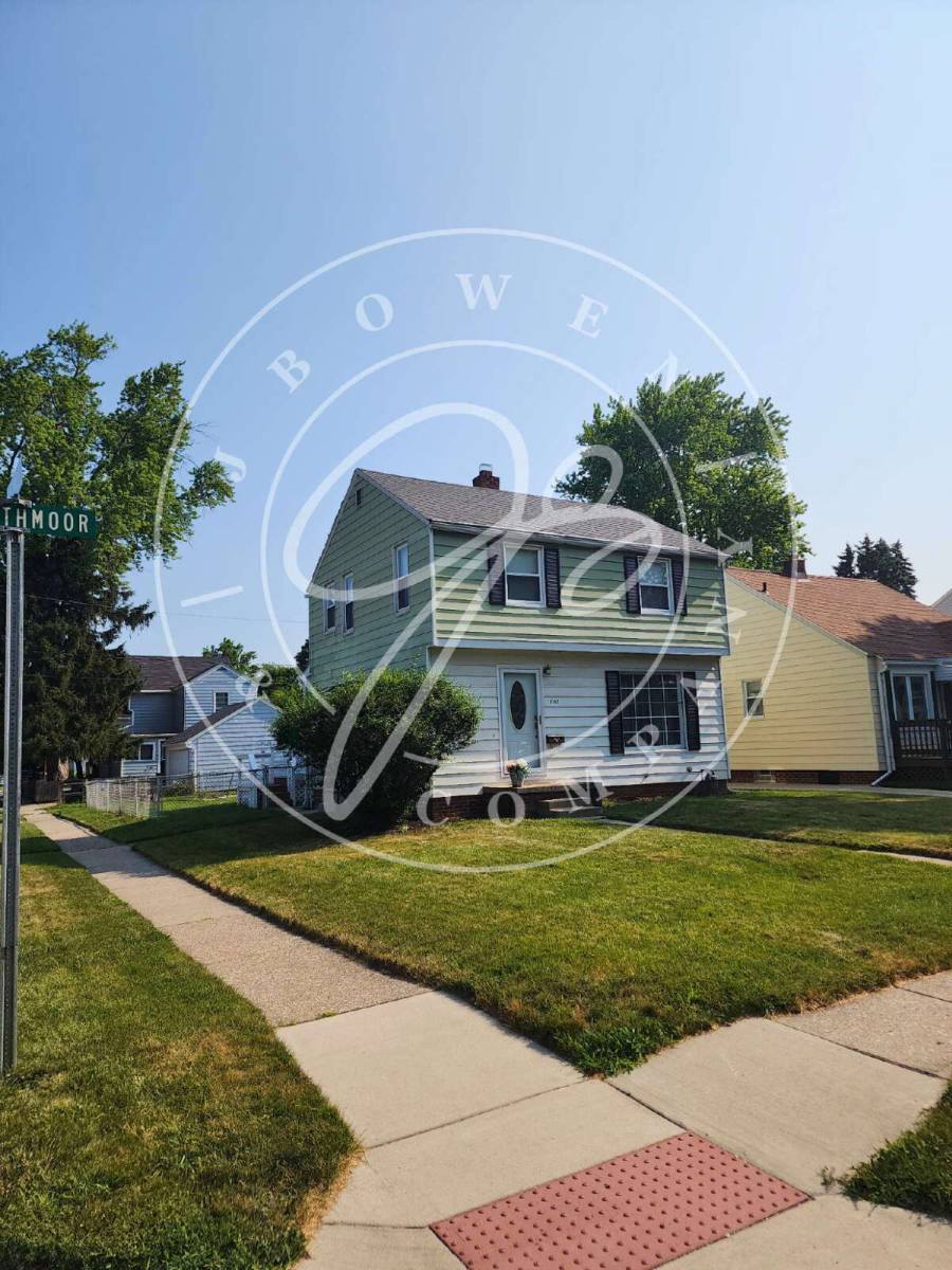 House for rent at 3162 Strathmoor Ave, Toledo, OH 43614