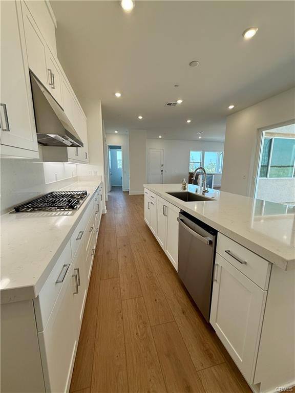 Apartment for rent at 471 Flycatcher, Irvine, CA 92618