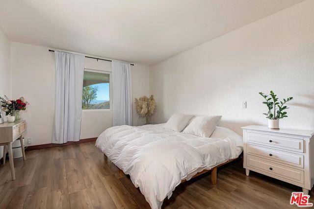 House for rent at 10827 Pacific View Dr, Malibu, CA 90265