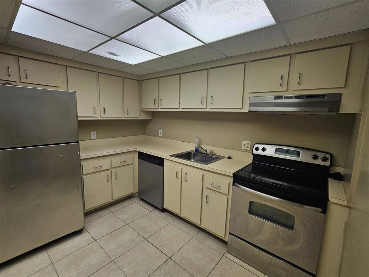 Apartment for rent at 4222 Inverrary Blvd #4314, Fort Lauderdale, FL 33319