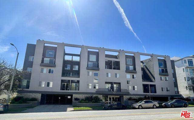 Townhouse for rent at 1617 S Beverly Glen Blvd #208, Los Angeles, CA 90024
