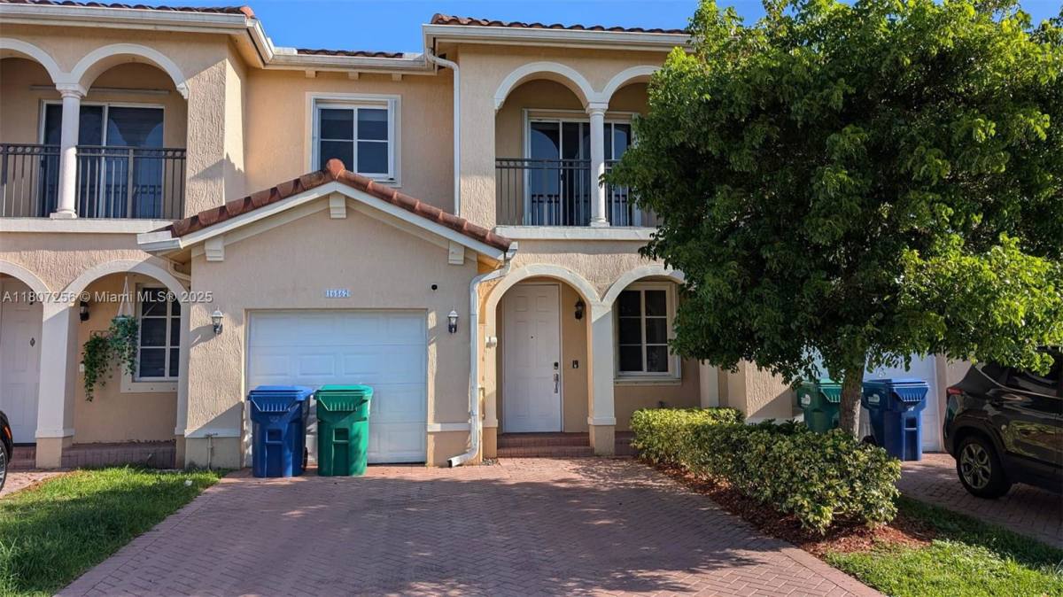 Townhouse for rent at 16562 SW 71st Terrace, Miami, FL 33193