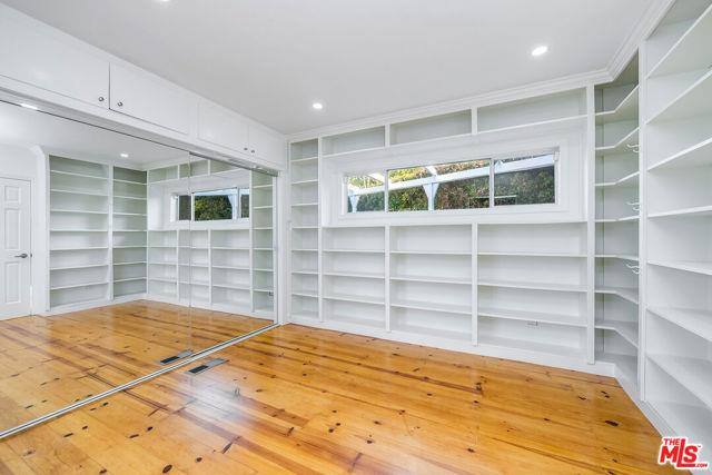 House for rent at 4118 Davana Rd, Sherman Oaks, CA 91423