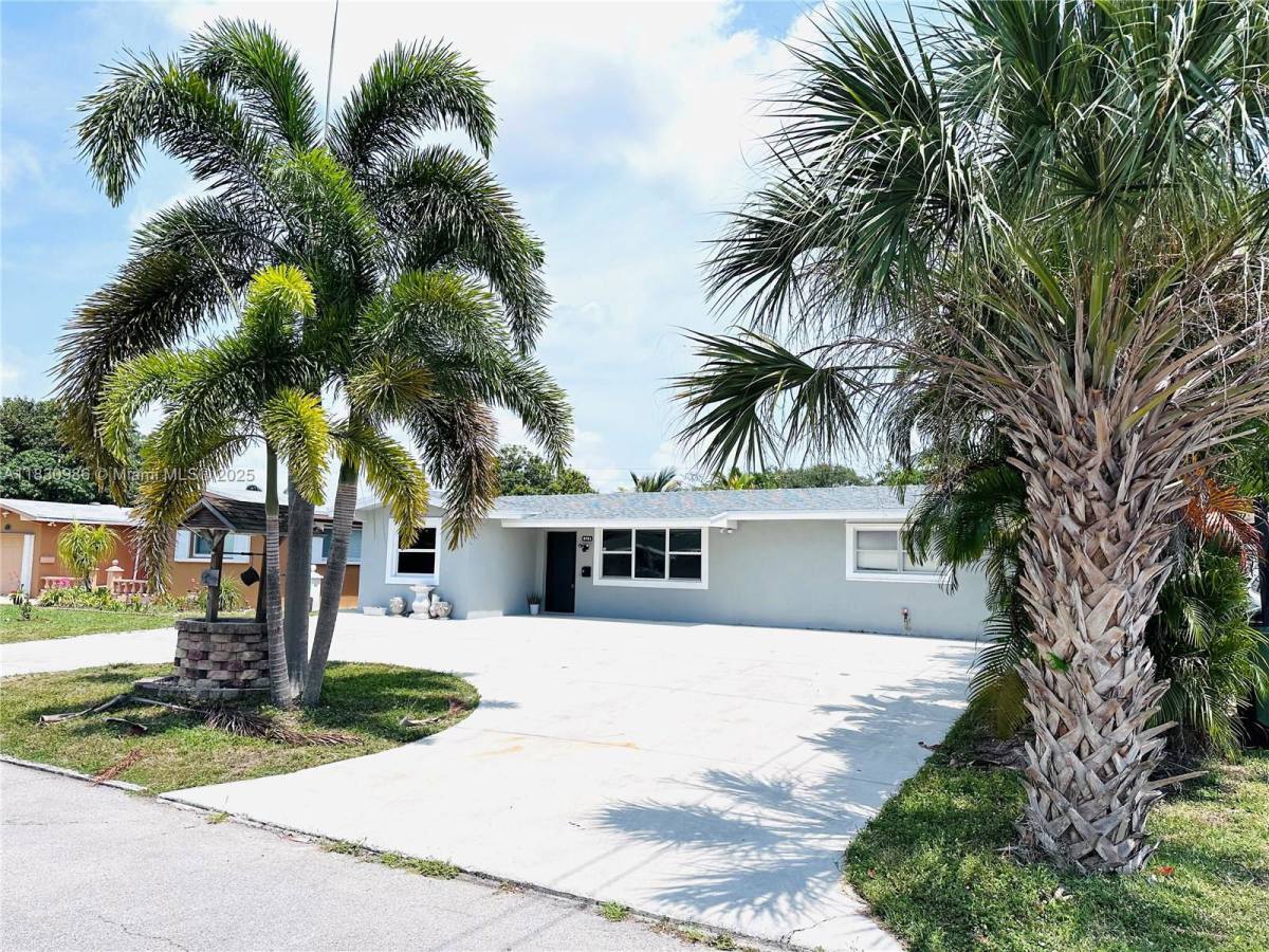 House for rent at 8761 NW 12th St, Hollywood, FL 33024
