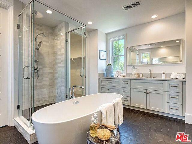 House for rent at 538 N Sierra Bonita Ave, Los Angeles, CA 90036