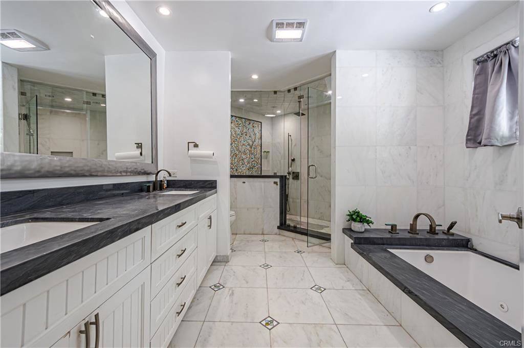 House for rent at 18022 Lake Encino Dr, Encino, CA 91316