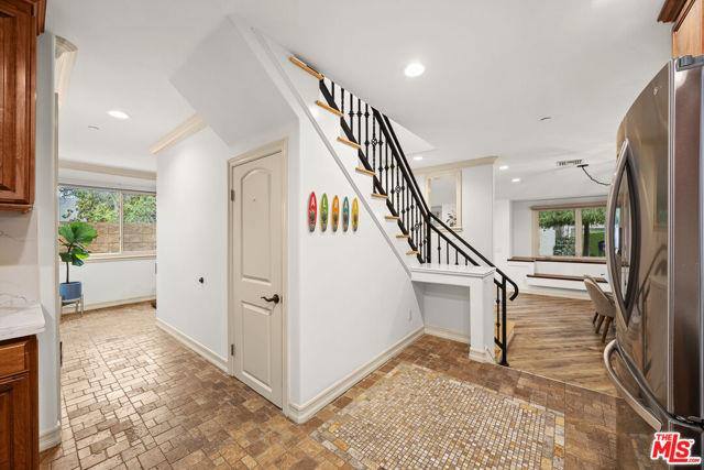 House for rent at 272 N Chester Ave #101, Pasadena, CA 91106