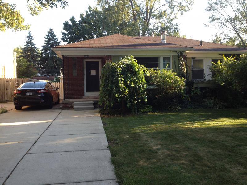 House for rent at 232 Woodlawn Ave, Royal Oak, MI 48073