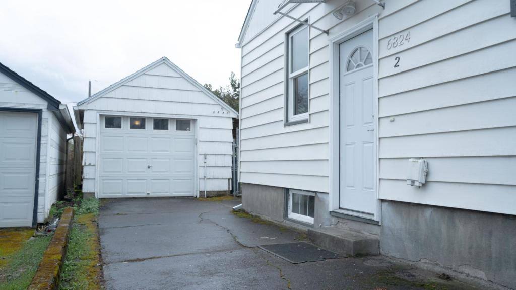 House for rent at 6824 N Commercial Ave, Portland, OR 97217