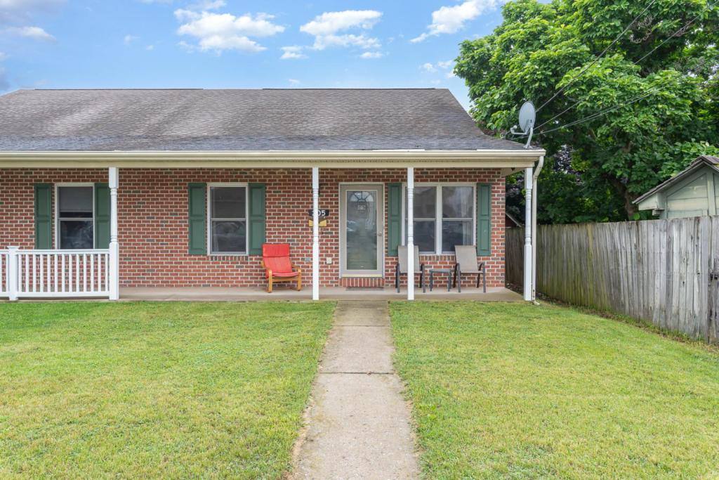 House for rent at 205 N Walnut St, Mechanicsburg, PA 17055