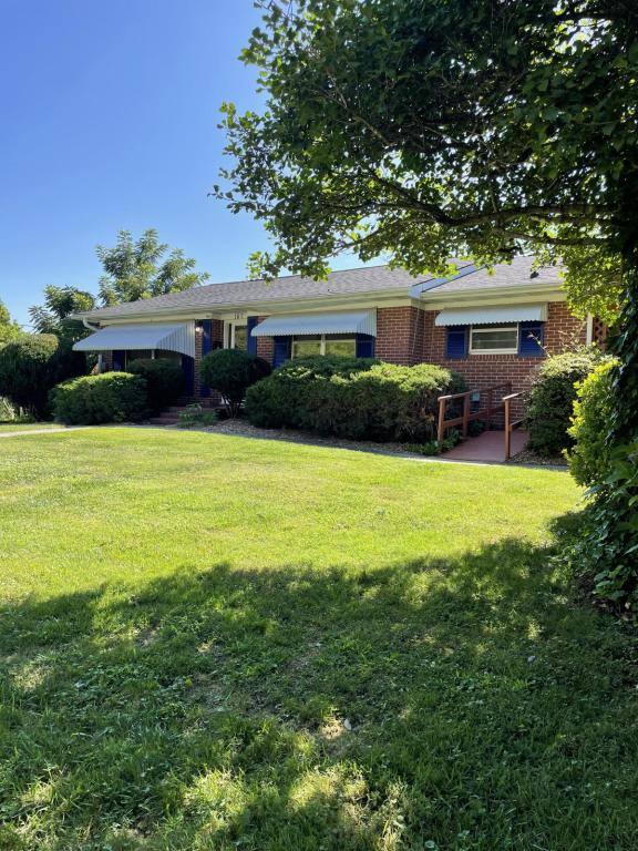 House for rent at 167 Pisgah Dr, Brevard, NC 28712