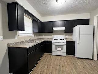 Apartment for rent at 409 E Woodward St, Vienna, GA 31092